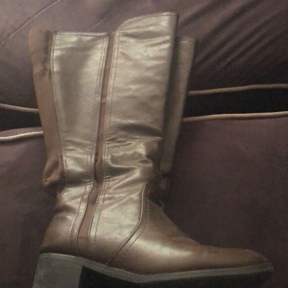 Brown boots with plaid lining size 8.5. - Picture 1 of 5